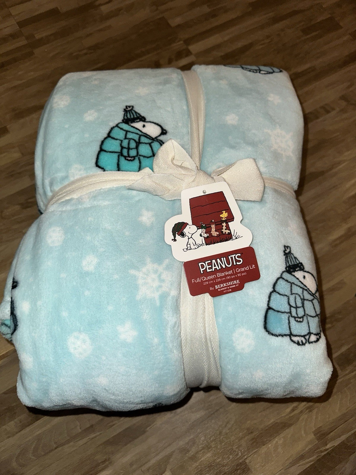 Puffer Jacket Snoopy Icy Blue Christmas Plush Blanket | Peanuts Winter 90 x 90in